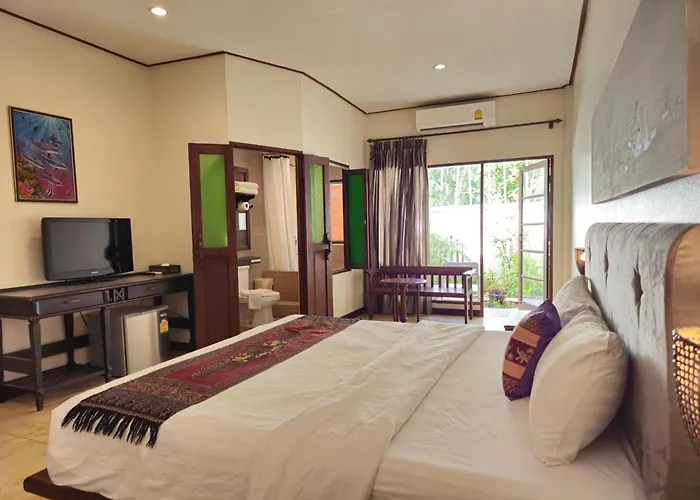 Baan Panwa Resort